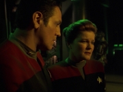 extant_StarTrek_VOY_7x11-Shattered_1690.jpg