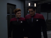 extant_StarTrek_VOY_7x11-Shattered_1710.jpg