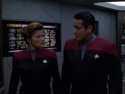 extant_StarTrek_VOY_7x11-Shattered_1713.jpg