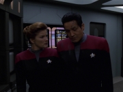 extant_StarTrek_VOY_7x11-Shattered_1714.jpg