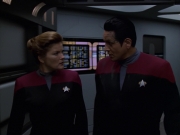 extant_StarTrek_VOY_7x11-Shattered_1715.jpg