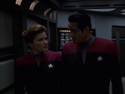 extant_StarTrek_VOY_7x11-Shattered_1716.jpg