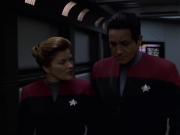 extant_StarTrek_VOY_7x11-Shattered_1717.jpg