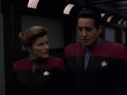 extant_StarTrek_VOY_7x11-Shattered_1719.jpg