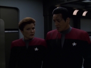 extant_StarTrek_VOY_7x11-Shattered_1721.jpg