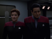 extant_StarTrek_VOY_7x11-Shattered_1722.jpg