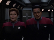 extant_StarTrek_VOY_7x11-Shattered_1727.jpg