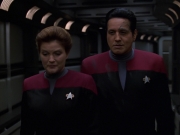 extant_StarTrek_VOY_7x11-Shattered_1735.jpg