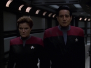 extant_StarTrek_VOY_7x11-Shattered_1739.jpg