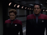 extant_StarTrek_VOY_7x11-Shattered_1740.jpg
