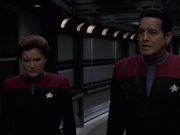 extant_StarTrek_VOY_7x11-Shattered_1742.jpg