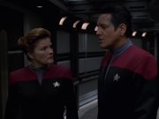 extant_StarTrek_VOY_7x11-Shattered_1744.jpg