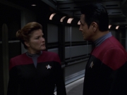 extant_StarTrek_VOY_7x11-Shattered_1748.jpg
