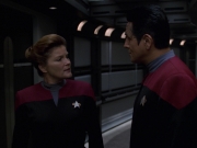 extant_StarTrek_VOY_7x11-Shattered_1749.jpg