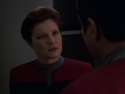 extant_StarTrek_VOY_7x11-Shattered_1767.jpg
