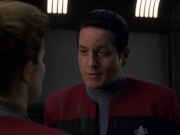 extant_StarTrek_VOY_7x11-Shattered_1774.jpg