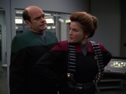 extant_StarTrek_VOY_7x11-Shattered_1800.jpg