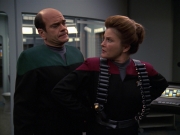extant_StarTrek_VOY_7x11-Shattered_1801.jpg