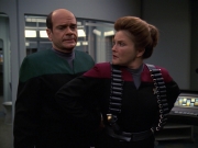 extant_StarTrek_VOY_7x11-Shattered_1802.jpg