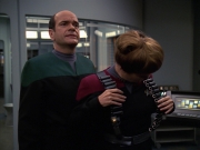 extant_StarTrek_VOY_7x11-Shattered_1804.jpg