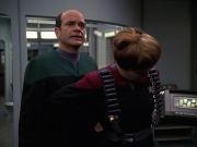 extant_StarTrek_VOY_7x11-Shattered_1806.jpg