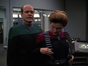 extant_StarTrek_VOY_7x11-Shattered_1810.jpg