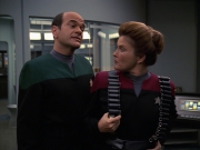 extant_StarTrek_VOY_7x11-Shattered_1811.jpg