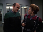 extant_StarTrek_VOY_7x11-Shattered_1812.jpg