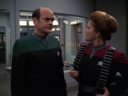 extant_StarTrek_VOY_7x11-Shattered_1813.jpg