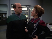 extant_StarTrek_VOY_7x11-Shattered_1816.jpg