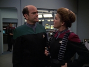 extant_StarTrek_VOY_7x11-Shattered_1817.jpg