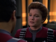 extant_StarTrek_VOY_7x11-Shattered_1882.jpg