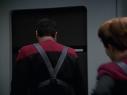 extant_StarTrek_VOY_7x11-Shattered_1890.jpg