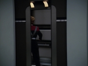 extant_StarTrek_VOY_7x11-Shattered_1894.jpg