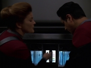extant_StarTrek_VOY_7x11-Shattered_1907.jpg
