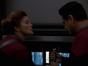 extant_StarTrek_VOY_7x11-Shattered_1908.jpg