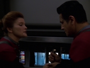 extant_StarTrek_VOY_7x11-Shattered_1909.jpg