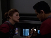 extant_StarTrek_VOY_7x11-Shattered_1910.jpg