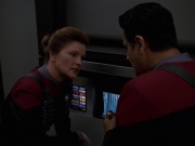 extant_StarTrek_VOY_7x11-Shattered_1915.jpg