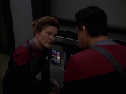 extant_StarTrek_VOY_7x11-Shattered_1921.jpg