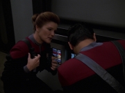 extant_StarTrek_VOY_7x11-Shattered_1945.jpg