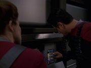 extant_StarTrek_VOY_7x11-Shattered_1949.jpg