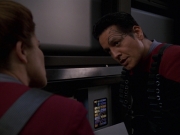 extant_StarTrek_VOY_7x11-Shattered_1953.jpg