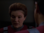 extant_StarTrek_VOY_7x11-Shattered_1988.jpg