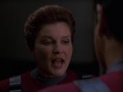 extant_StarTrek_VOY_7x11-Shattered_1990.jpg