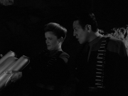 extant_StarTrek_VOY_7x11-Shattered_2044.jpg