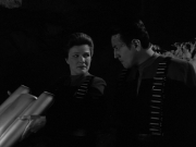 extant_StarTrek_VOY_7x11-Shattered_2045.jpg