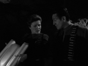 extant_StarTrek_VOY_7x11-Shattered_2049.jpg