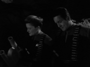 extant_StarTrek_VOY_7x11-Shattered_2055.jpg