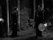 extant_StarTrek_VOY_7x11-Shattered_2088.jpg